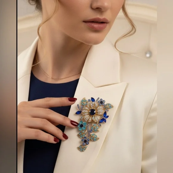 ✨NEW Elegant Gold and Blue Floral Crystal Brooch - Picture 3 of 6